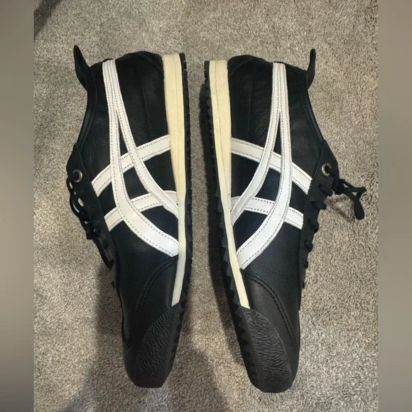 Onitsuka Tiger by Asics Men's Black and White Sneakers Men 6.5 , Women 8 - Picture 2 of 4